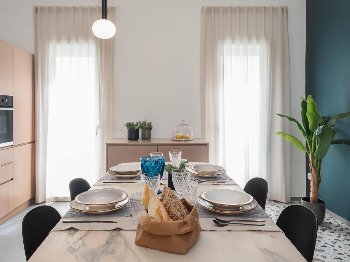 Living U Homesuites Lecce Extérieur photo