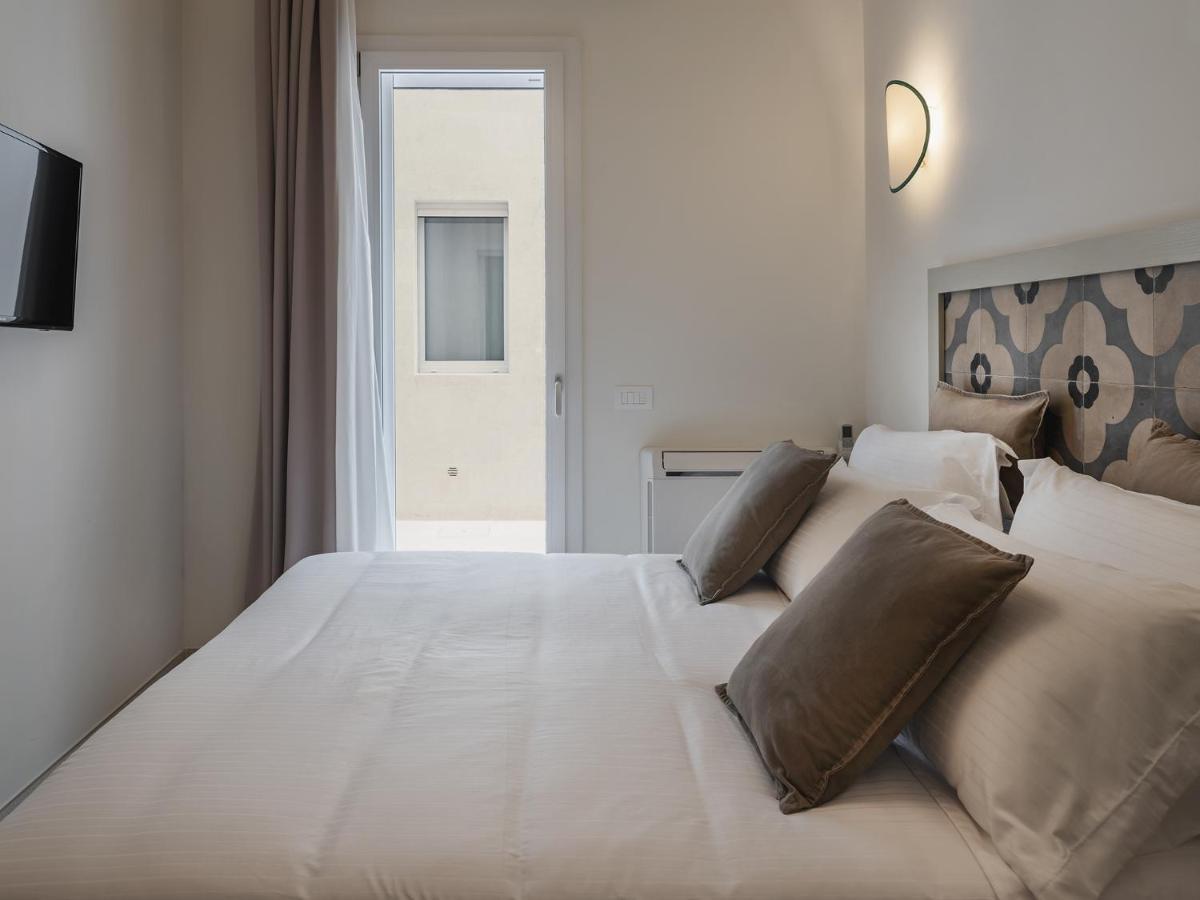 Living U Homesuites Lecce Extérieur photo
