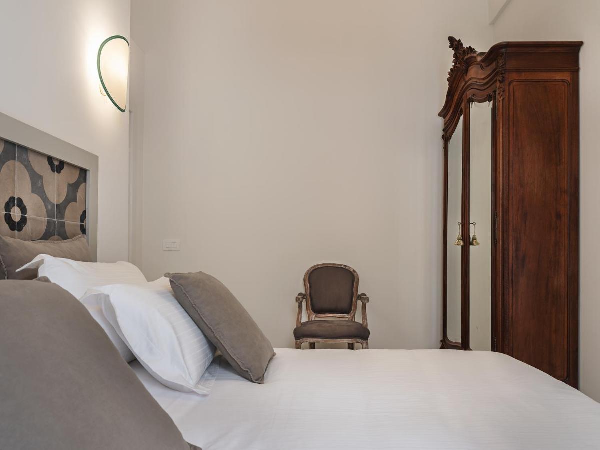 Living U Homesuites Lecce Extérieur photo