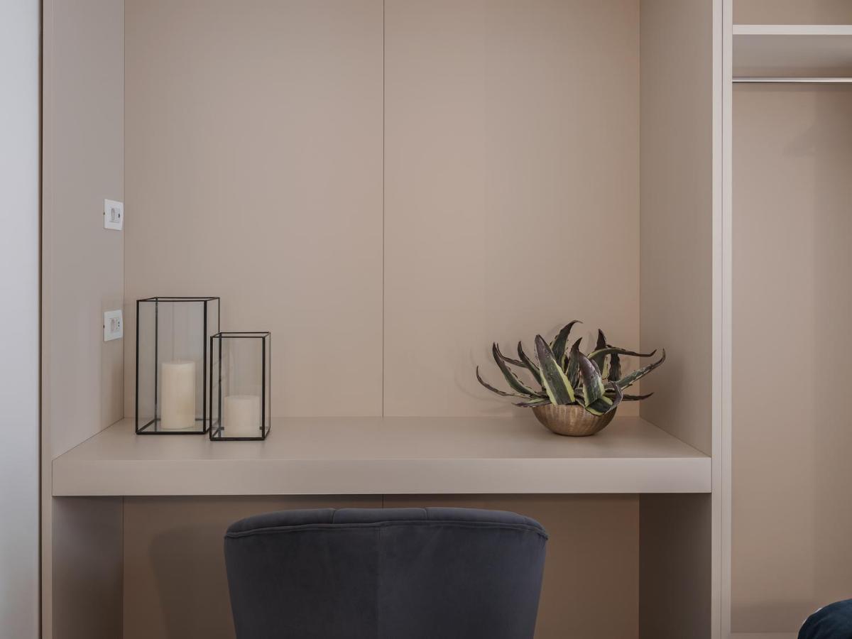 Living U Homesuites Lecce Extérieur photo