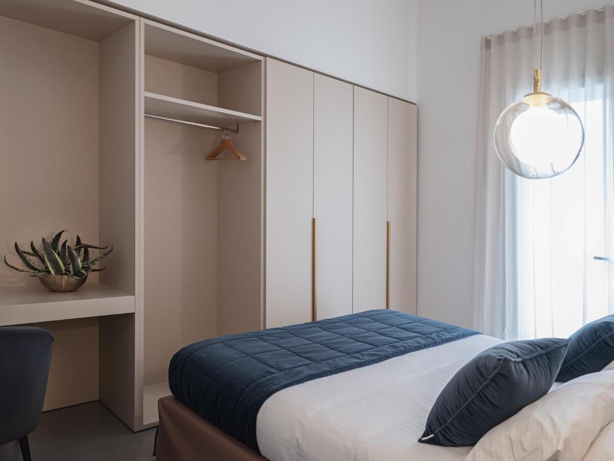 Living U Homesuites Lecce Extérieur photo