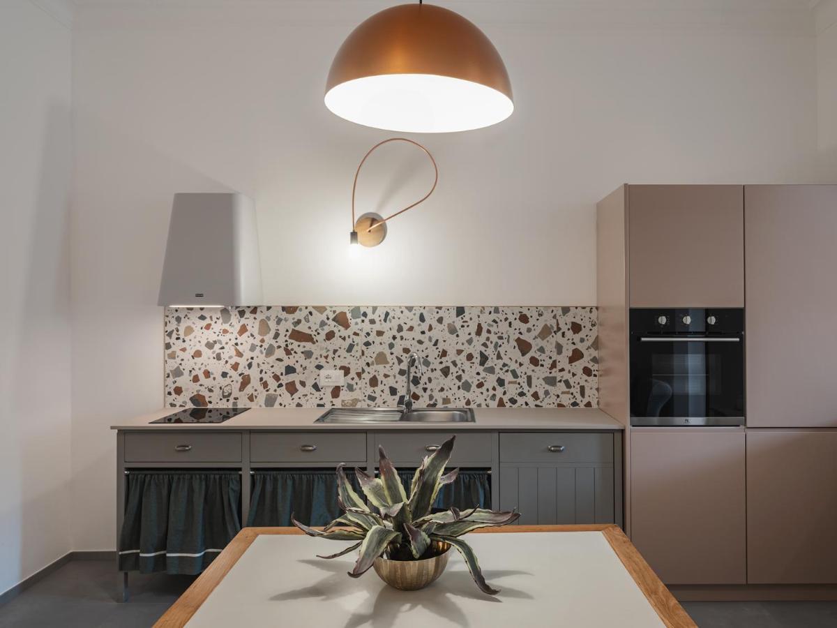 Living U Homesuites Lecce Extérieur photo