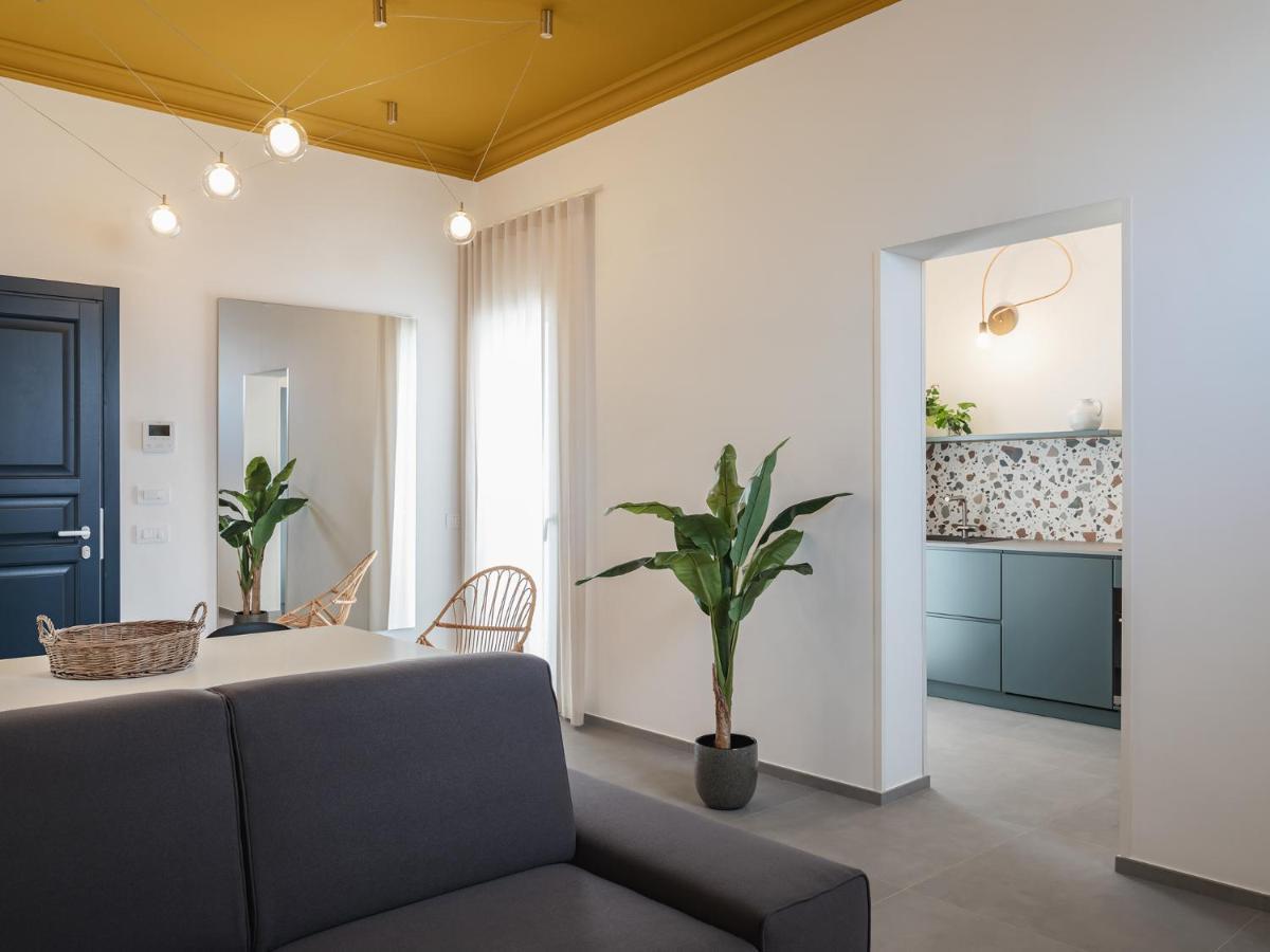 Living U Homesuites Lecce Extérieur photo