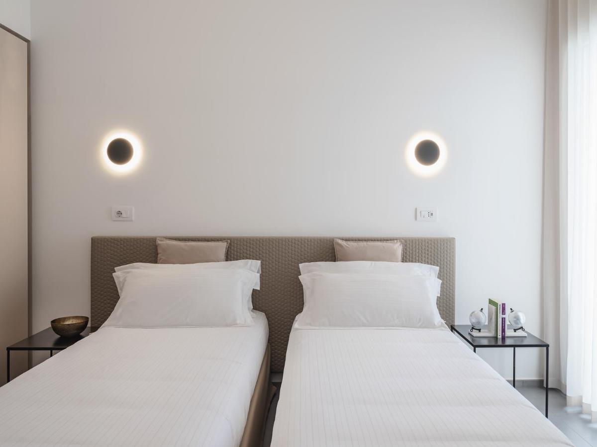 Living U Homesuites Lecce Extérieur photo
