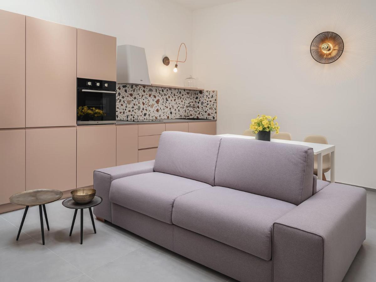 Living U Homesuites Lecce Extérieur photo